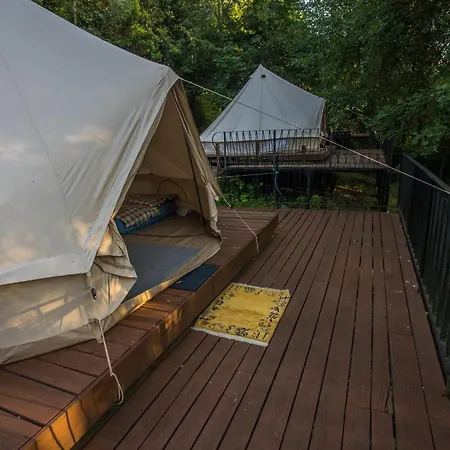 Campingplads Aura Camp - Glamping, Jezioro, Sauna, Supy